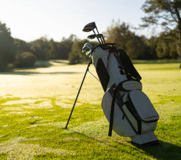 Lightweight junior golf bag for kids aged 5-8