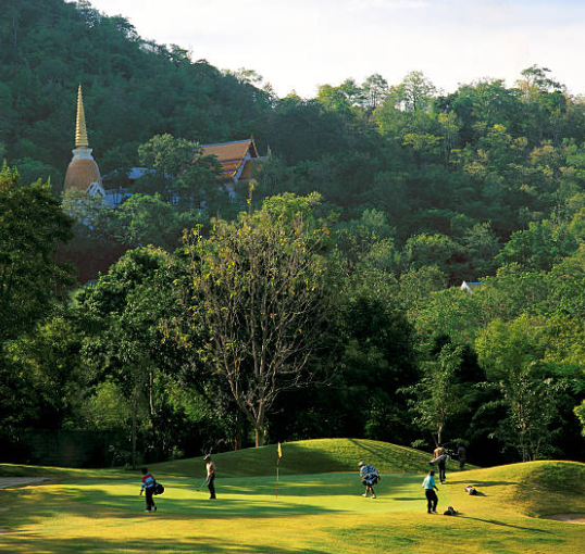 why US and European golf brands choose Chinese golf bags OEM factories