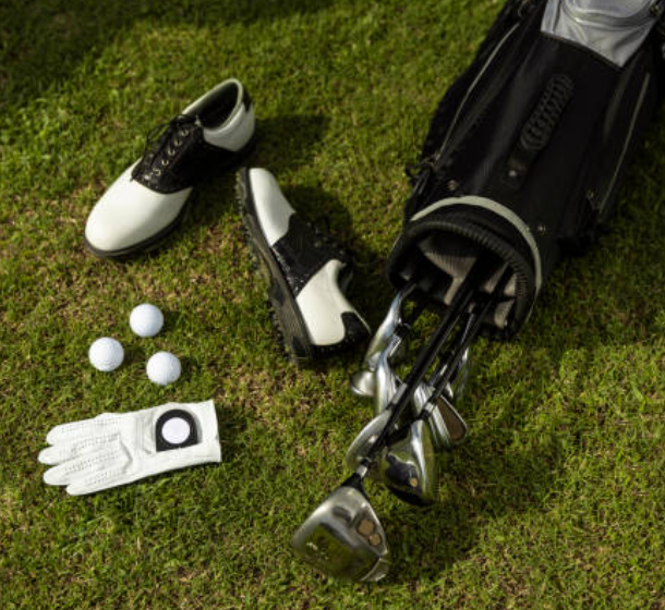Golf bag with ergonomic padded straps (avoid comfort mistakes)
