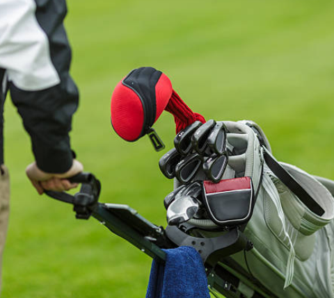 Top 8 Wholesale Golf Bag Trends Shaping the Market in 2026-2027 2 Wholesale golf bag market trends collage showing eco-friendly smart and lightweight designs