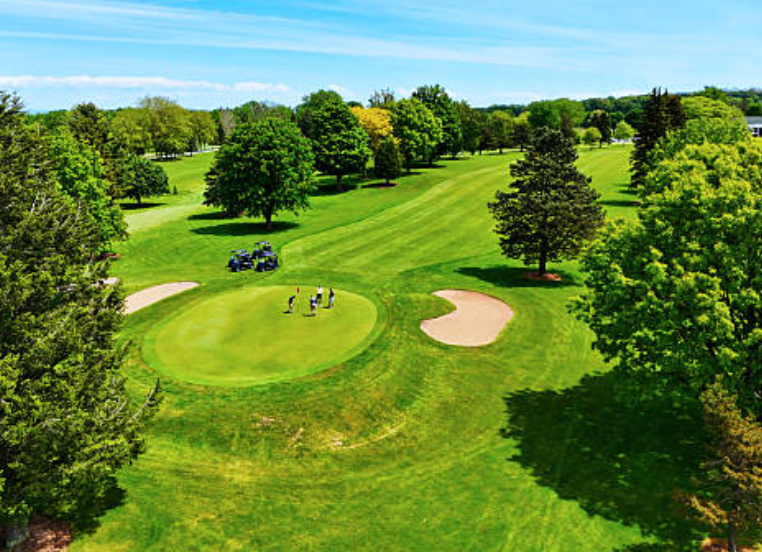 Essential Golf Bag Packaging: 5 Strategies for B2B Buyers in 2026 1 Golf bag packaging showing corrugated shipping box with eco-friendly void fill and branded label