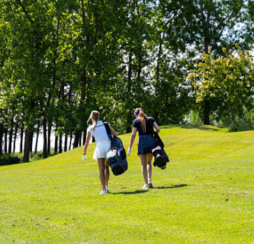 golf bag supplier collaboration